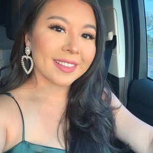 Meet your Posher, Valeria